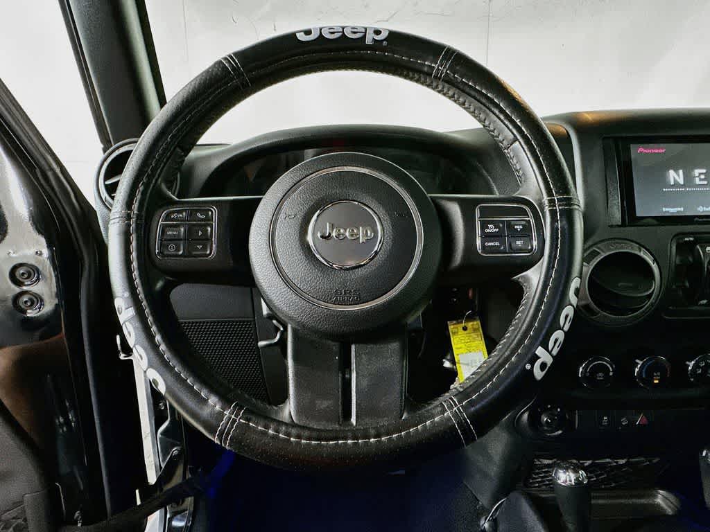 Thumbnail: 2016 Jeep Wrangler - 15