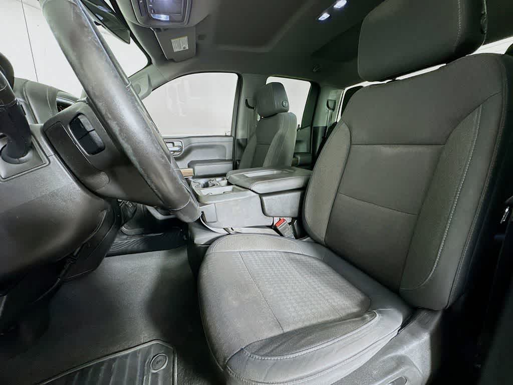 Thumbnail: 2019 Chevrolet Silverado 1500 - 12