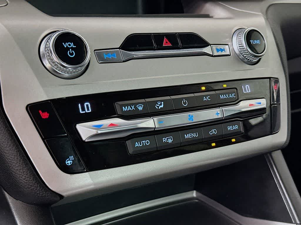 Thumbnail: 2020 Ford Explorer - 18