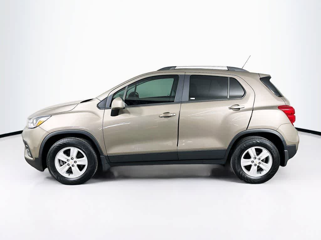 Thumbnail: 2021 Chevrolet Trax - 3