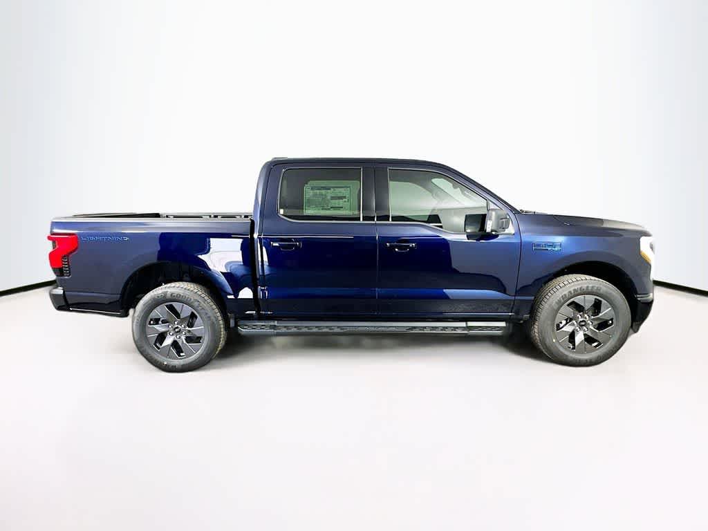 2025 Ford F-150 Lightning Flash 23