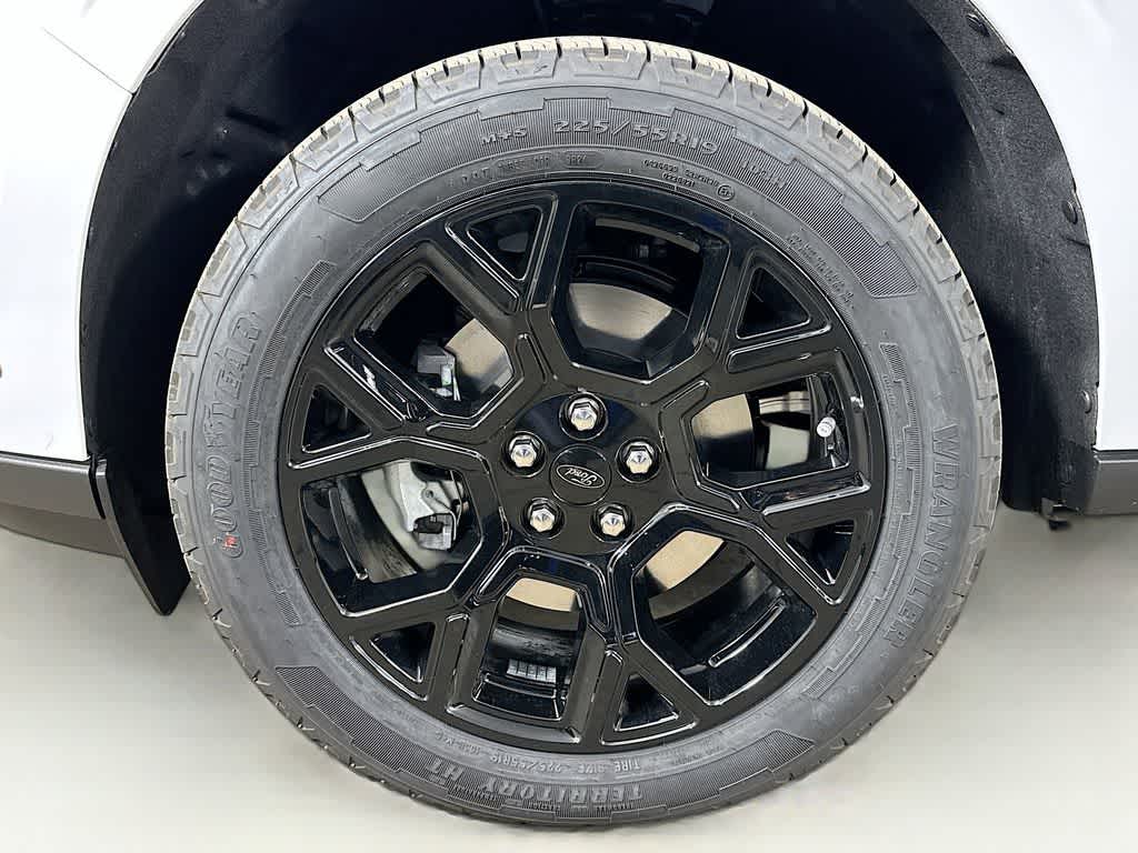 Thumbnail: 2025 Ford Maverick - 8