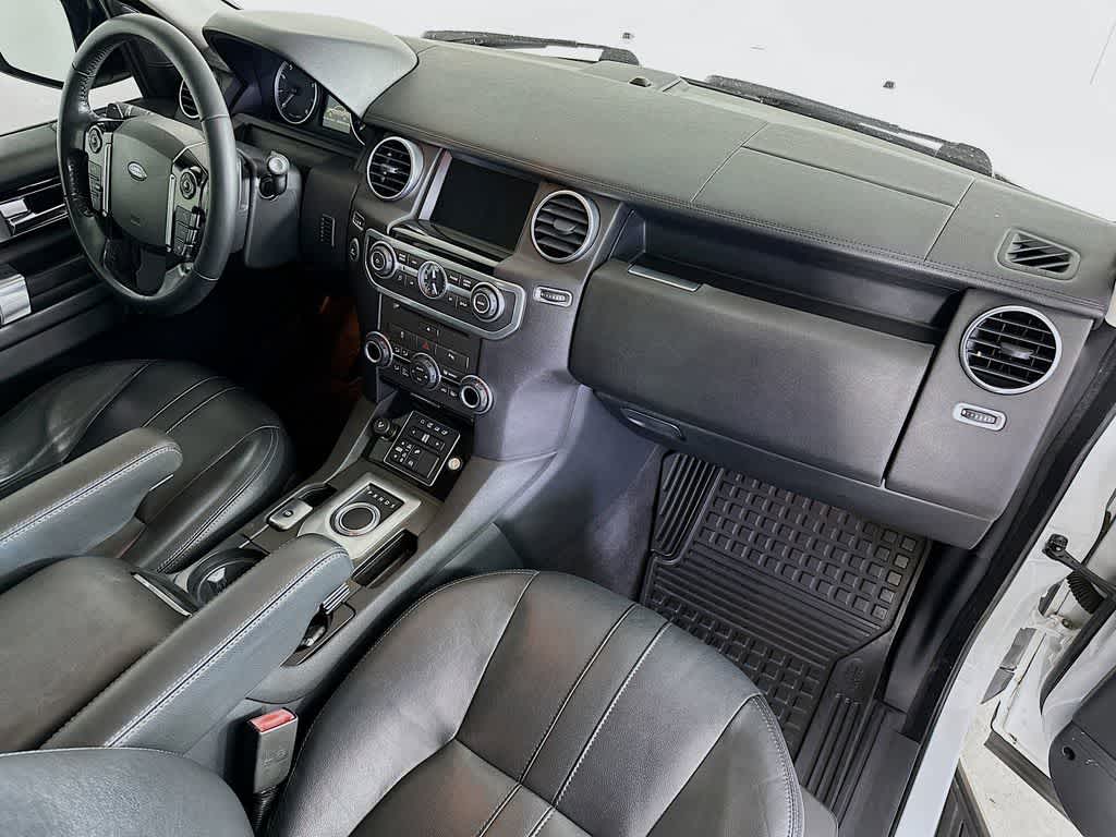 Thumbnail: 2015 Land Rover LR4 - 36