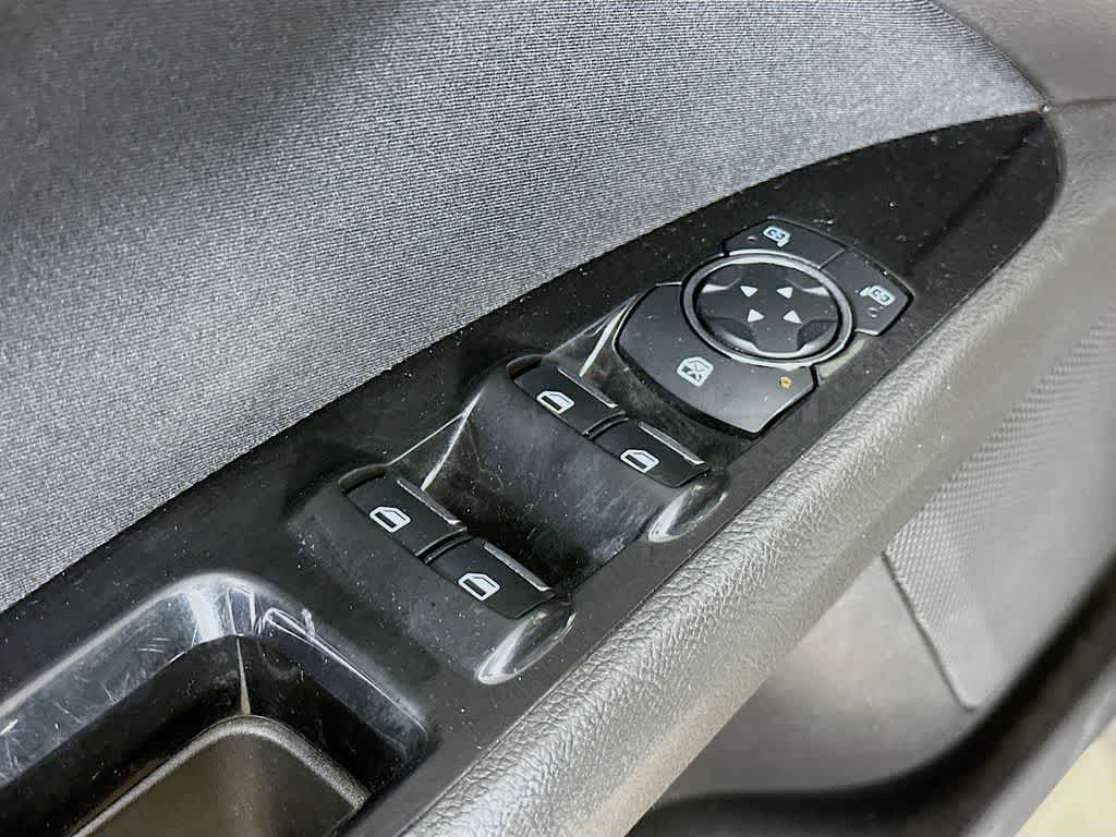 Thumbnail: 2013 Ford Fusion - 28