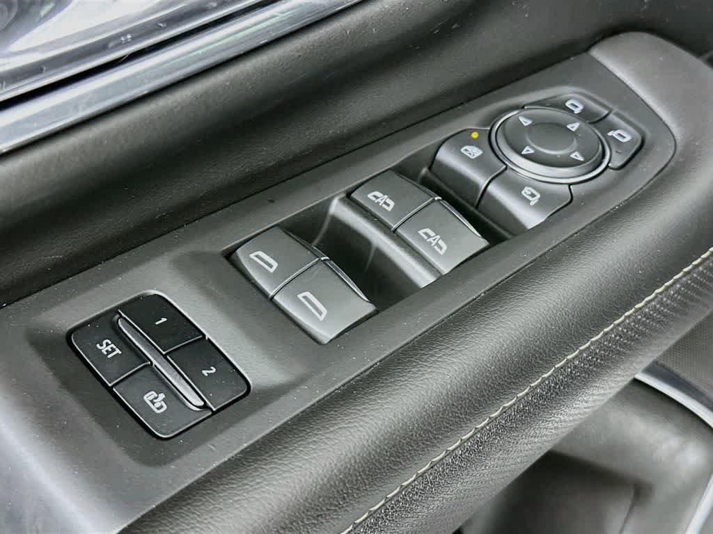 Thumbnail: 2023 Chevrolet Suburban - 28