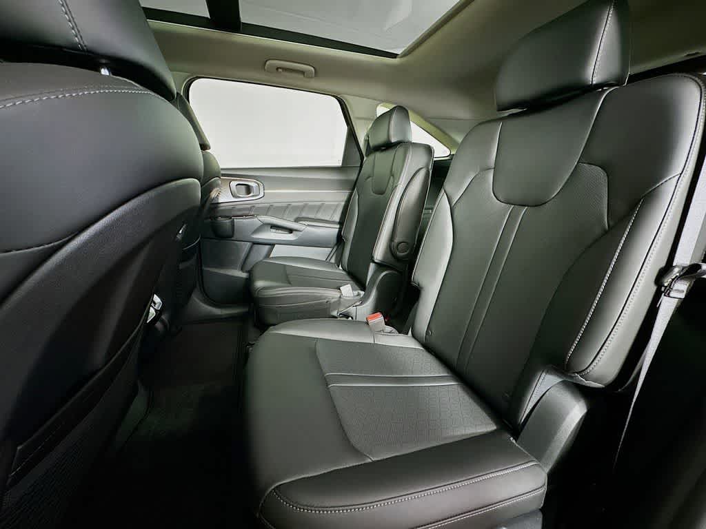 Thumbnail: 2022 Kia Sorento - 14
