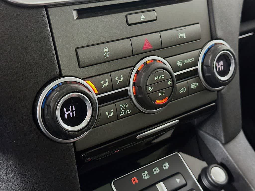 Thumbnail: 2015 Land Rover LR4 - 18