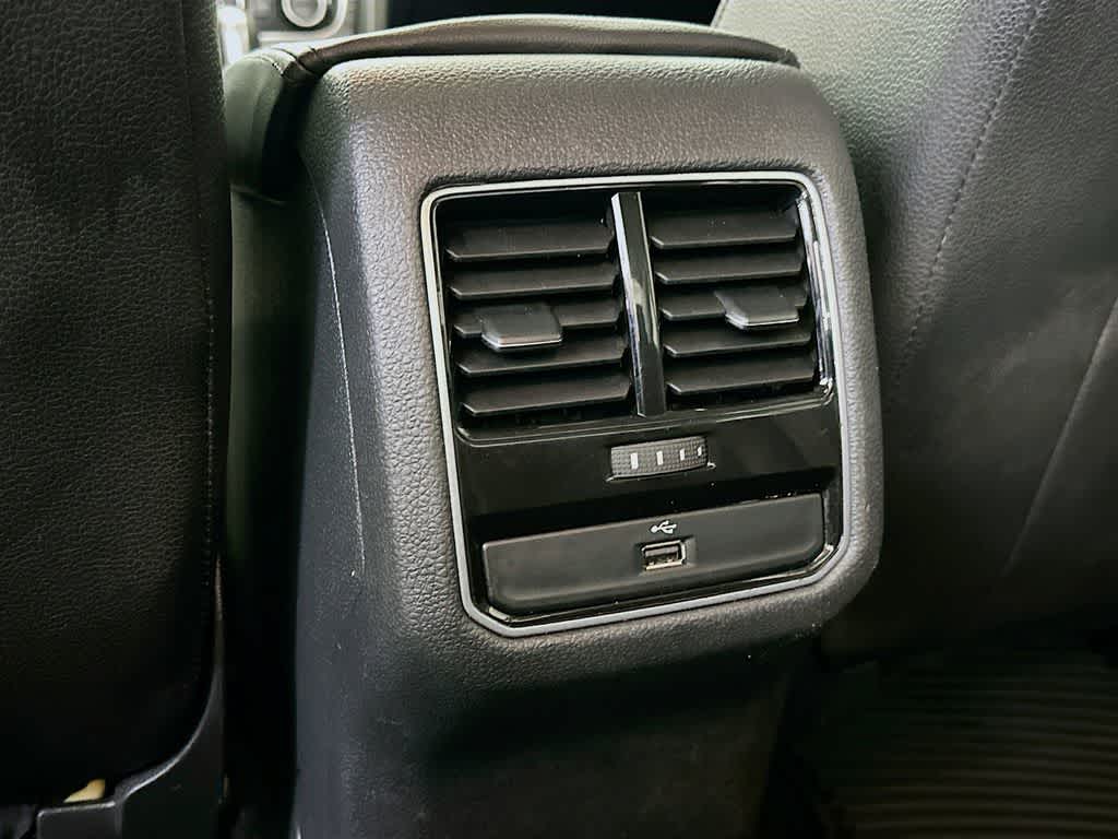 Thumbnail: 2016 Volkswagen Passat - 13