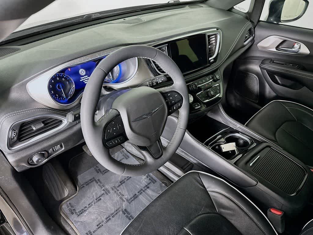 Thumbnail: 2022 Chrysler Pacifica - 2