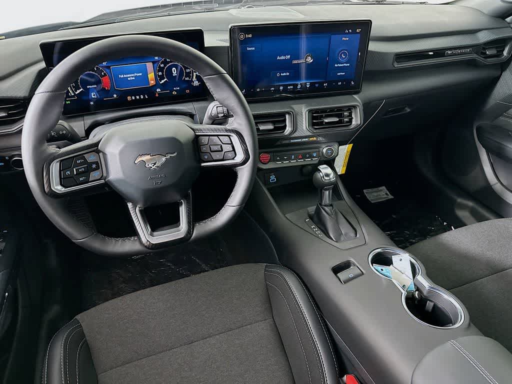 2025 Ford Mustang  10
