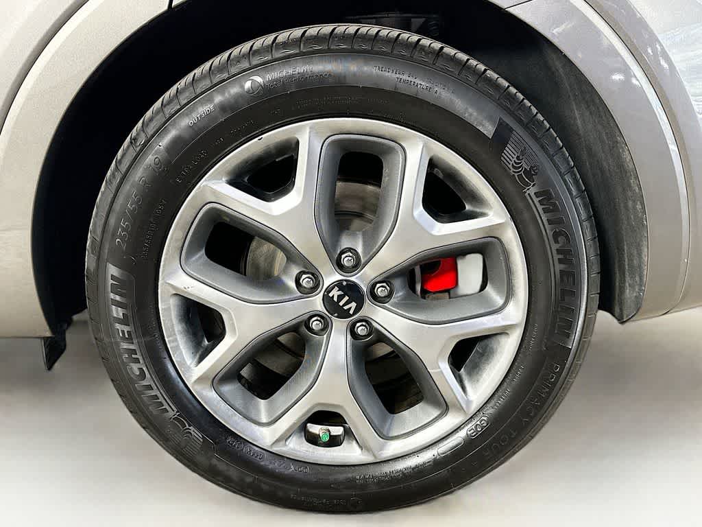 Thumbnail: 2019 Kia Sorento - 8