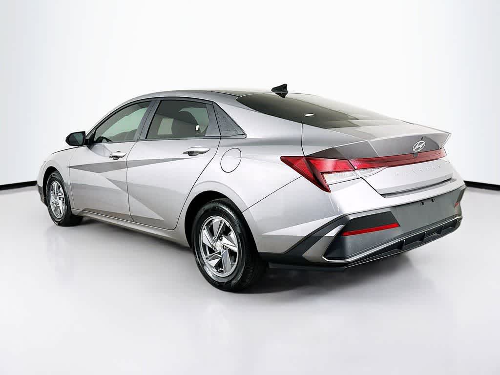 Thumbnail: 2024 Hyundai Elantra - 4