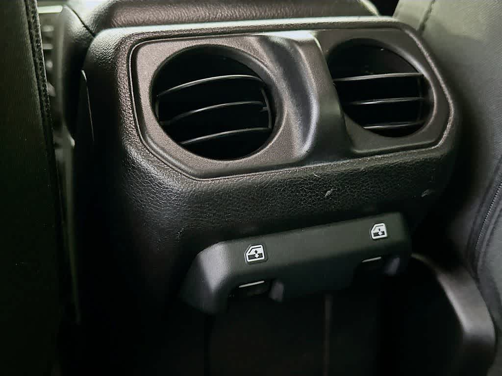 Thumbnail: 2019 Jeep Wrangler - 13