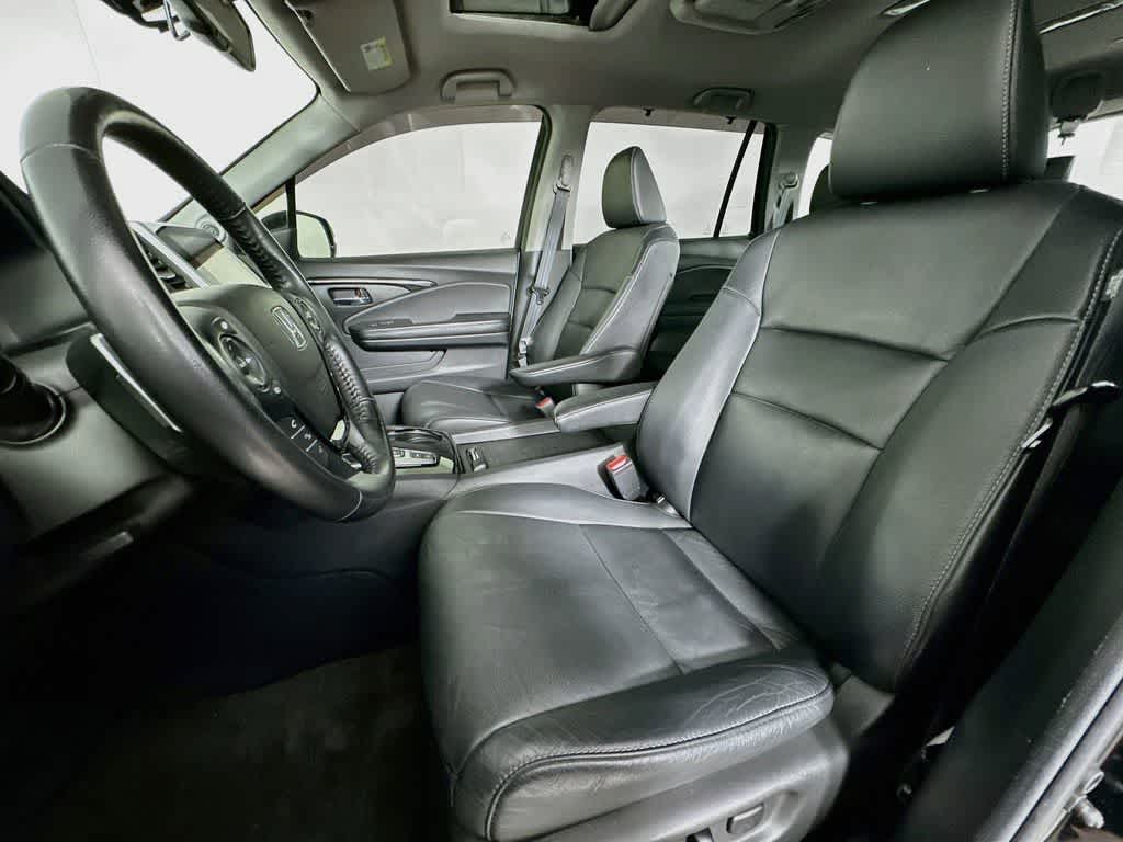Thumbnail: 2016 Honda Pilot - 12