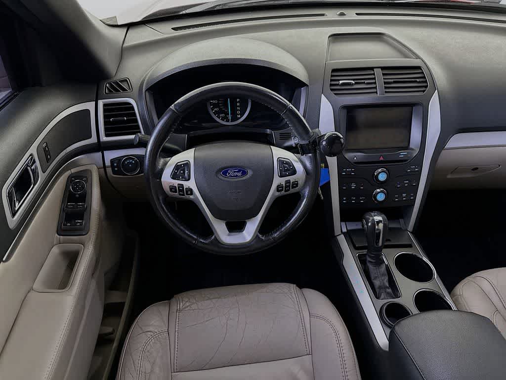 Thumbnail: 2011 Ford Explorer - 10