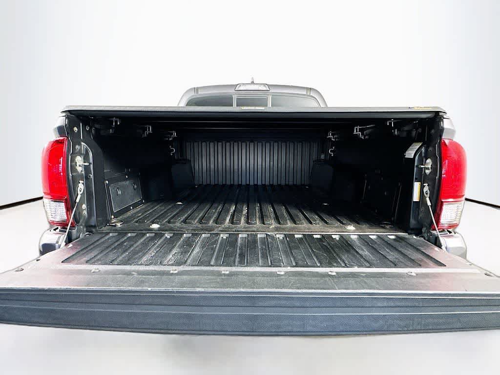 Thumbnail: 2018 Toyota Tacoma - 19