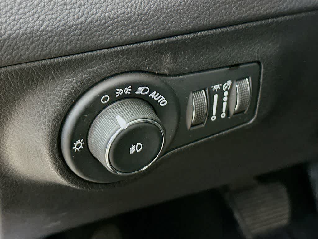 Thumbnail: 2020 Jeep Compass - 27