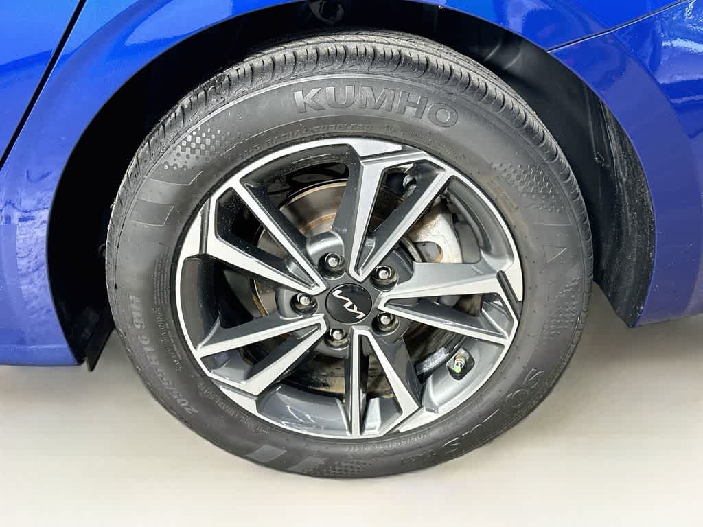 Thumbnail: 2023 Kia Forte - 7