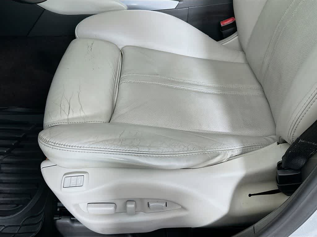 Thumbnail: 2014 Cadillac SRX - 30