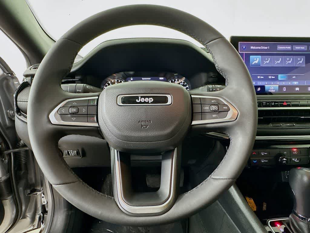 Thumbnail: 2023 Jeep Compass - 16