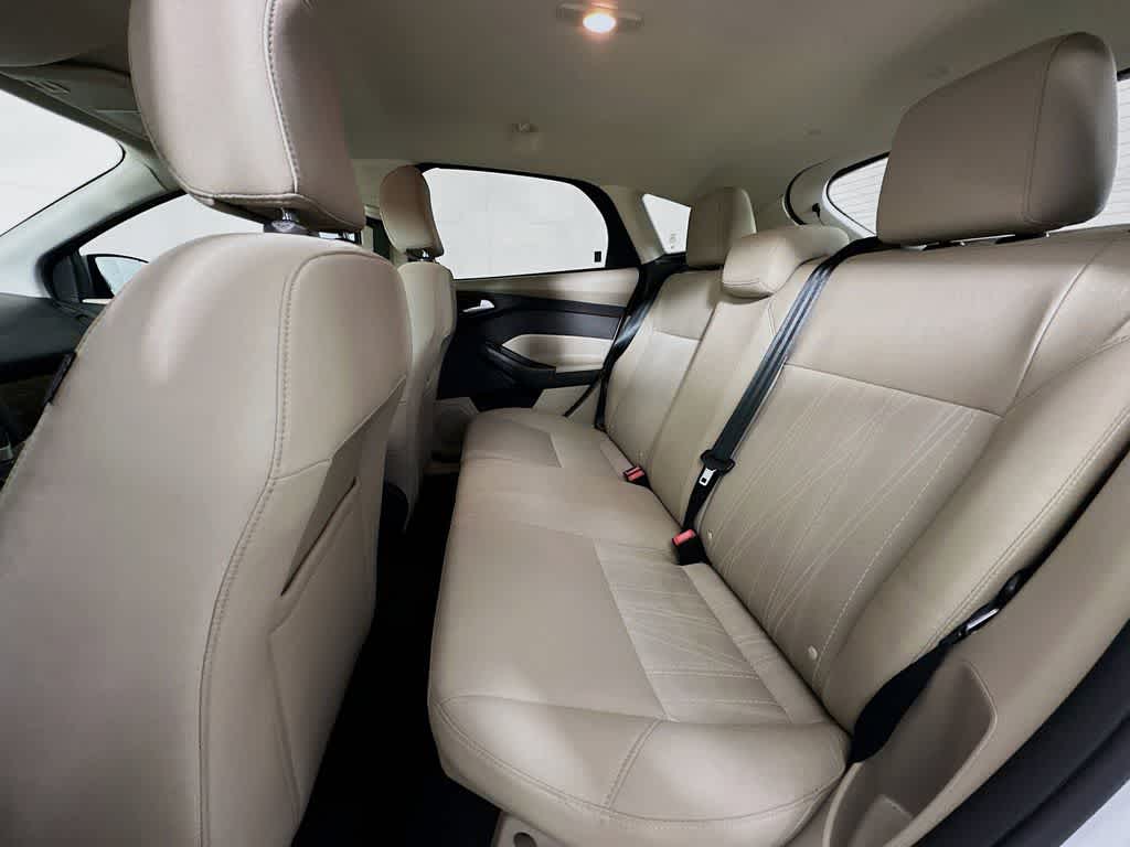 Thumbnail: 2016 Ford Focus - 13