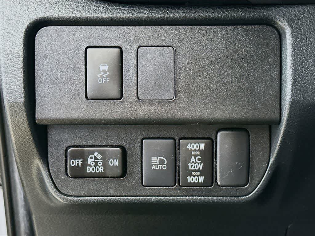 Thumbnail: 2021 Toyota Tacoma - 26