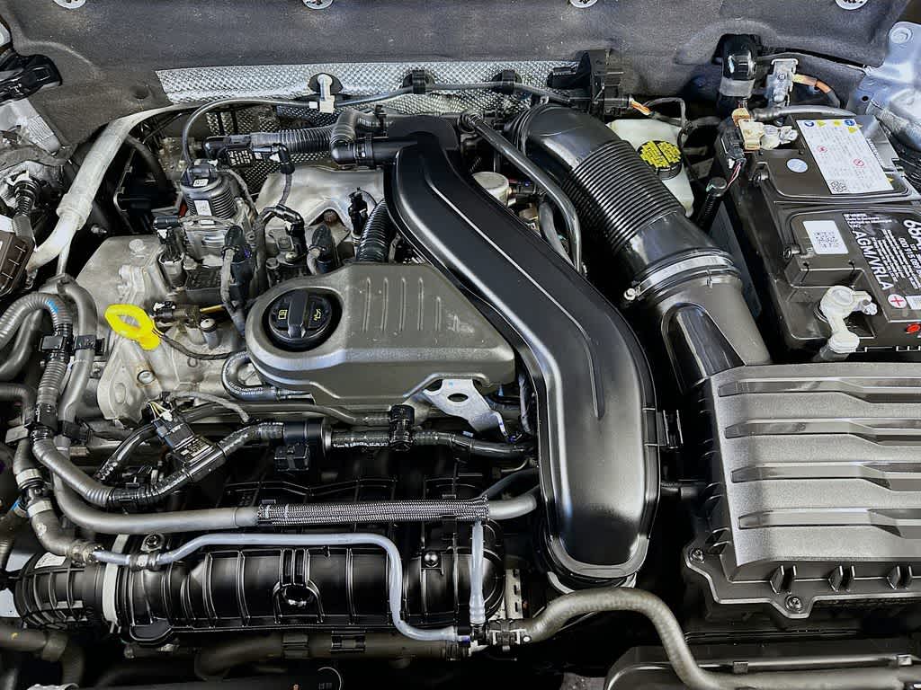 Thumbnail: 2022 Volkswagen Taos - 9