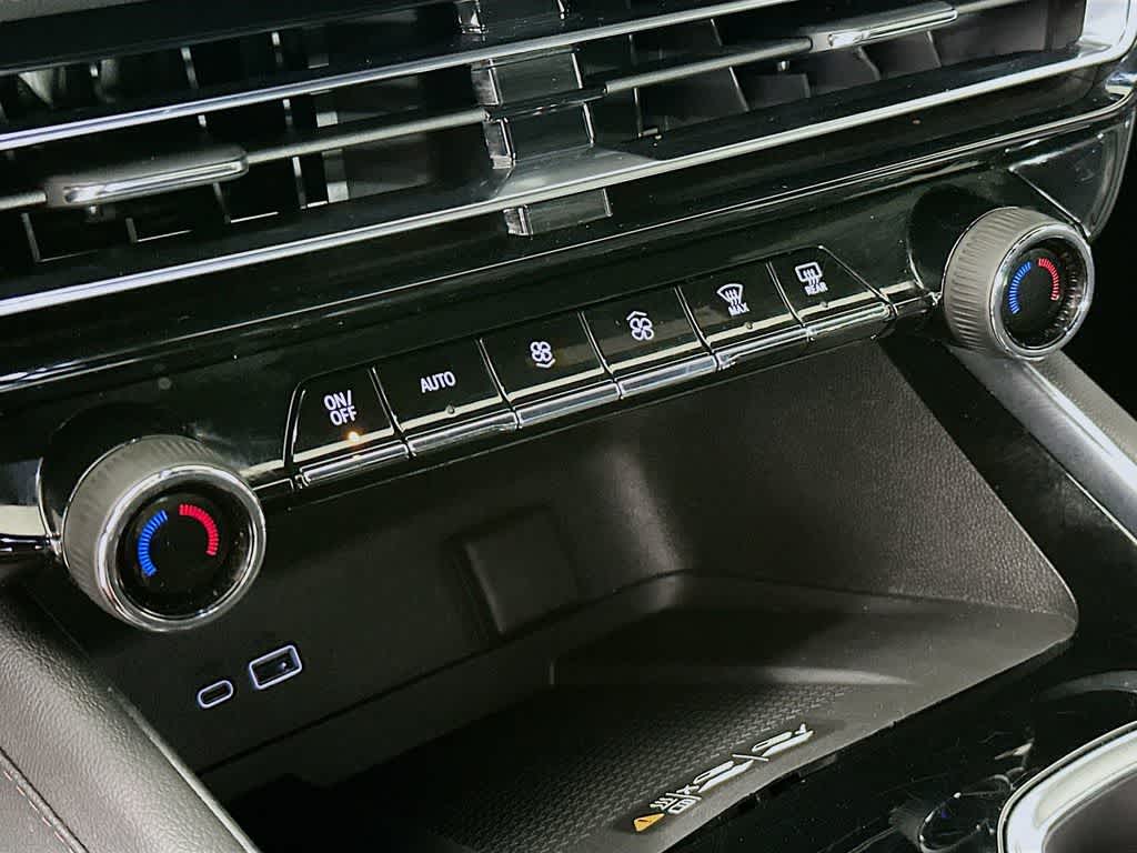 Thumbnail: 2025 Chevrolet Traverse - 18