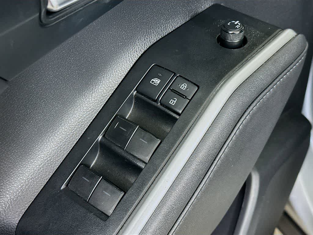 Thumbnail: 2020 Toyota Highlander - 29