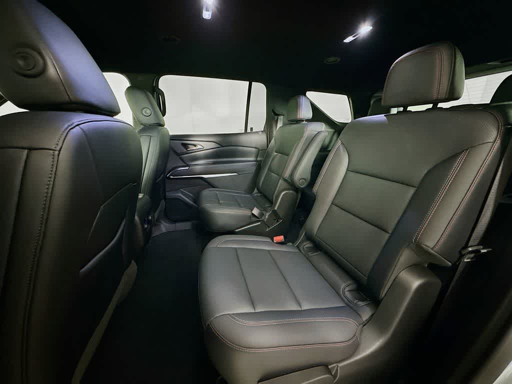 Thumbnail: 2025 Chevrolet Traverse - 14