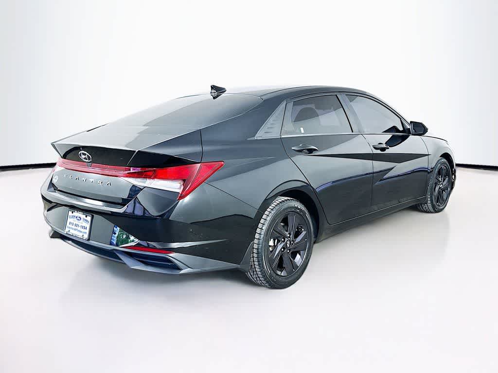 Thumbnail: 2022 Hyundai Elantra - 22