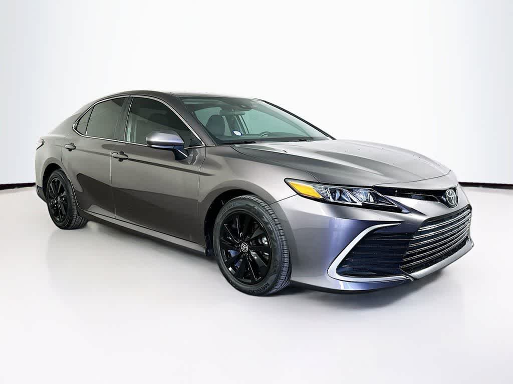 Thumbnail: 2022 Toyota Camry - 22
