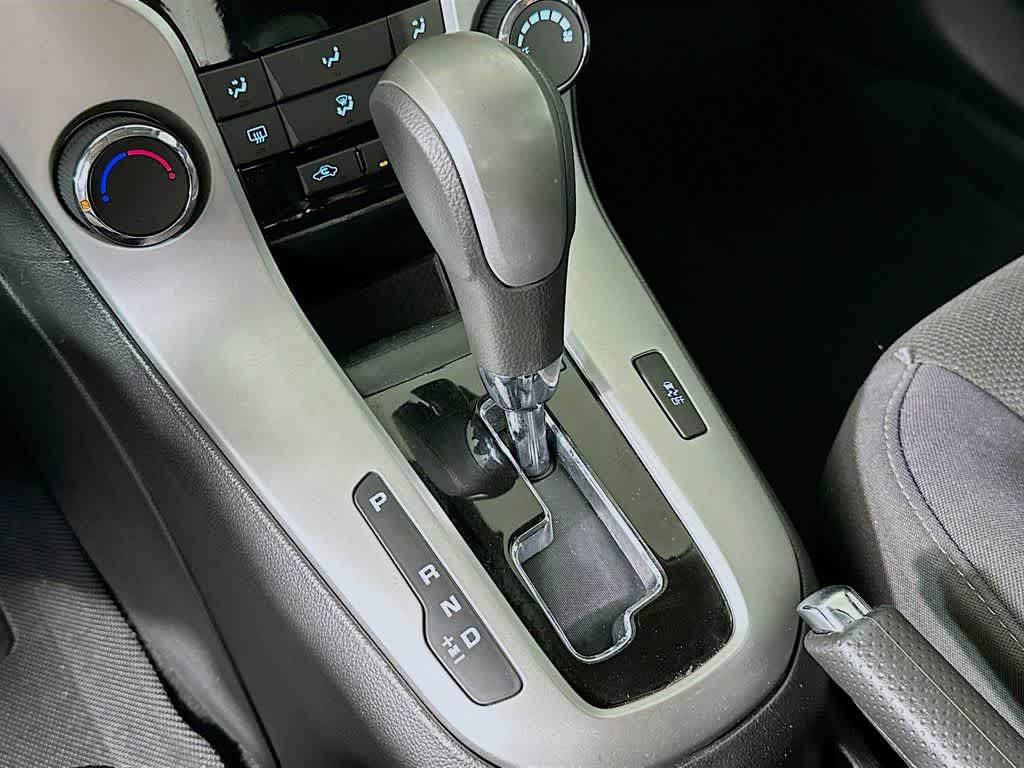 Thumbnail: 2015 Chevrolet Cruze - 18