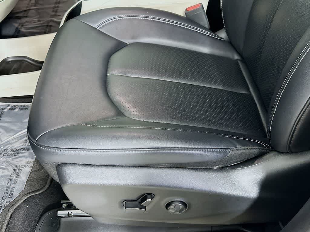 Thumbnail: 2024 Chrysler Pacifica - 30