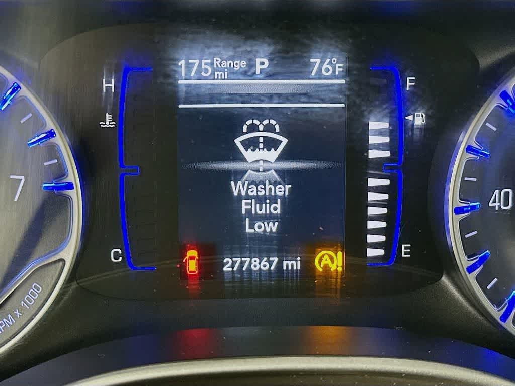 Thumbnail: 2021 Chrysler Voyager - 20