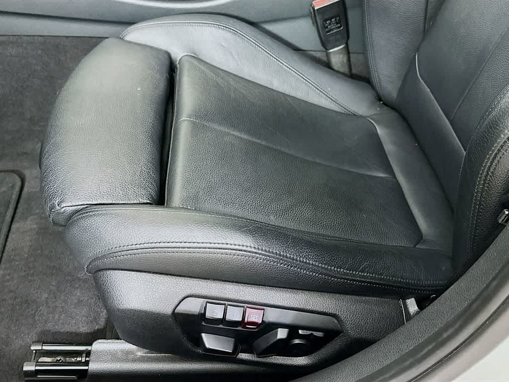 Thumbnail: 2015 BMW 3 Series - 30