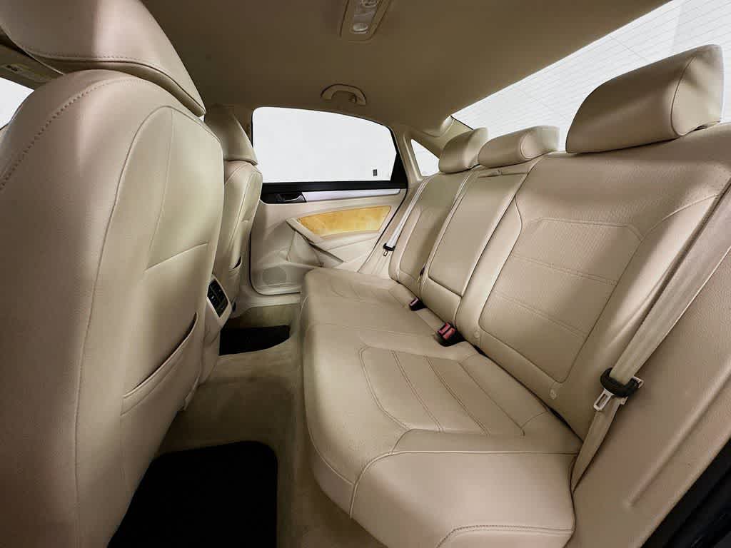 Thumbnail: 2013 Volkswagen Passat - 14