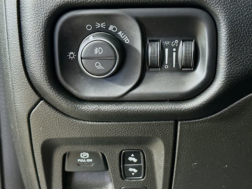 Thumbnail: 2019 RAM 1500 - 25