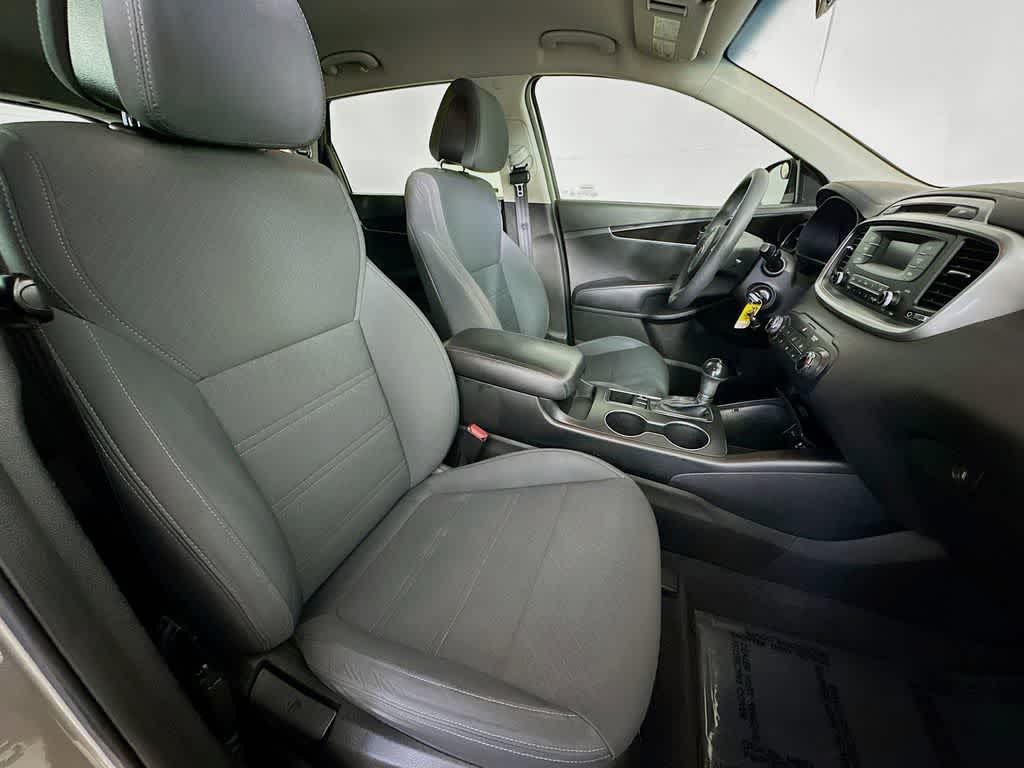 Thumbnail: 2016 Kia Sorento - 15