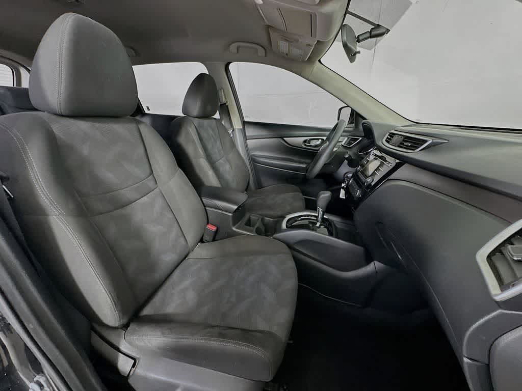 Thumbnail: 2016 Nissan Rogue - 15