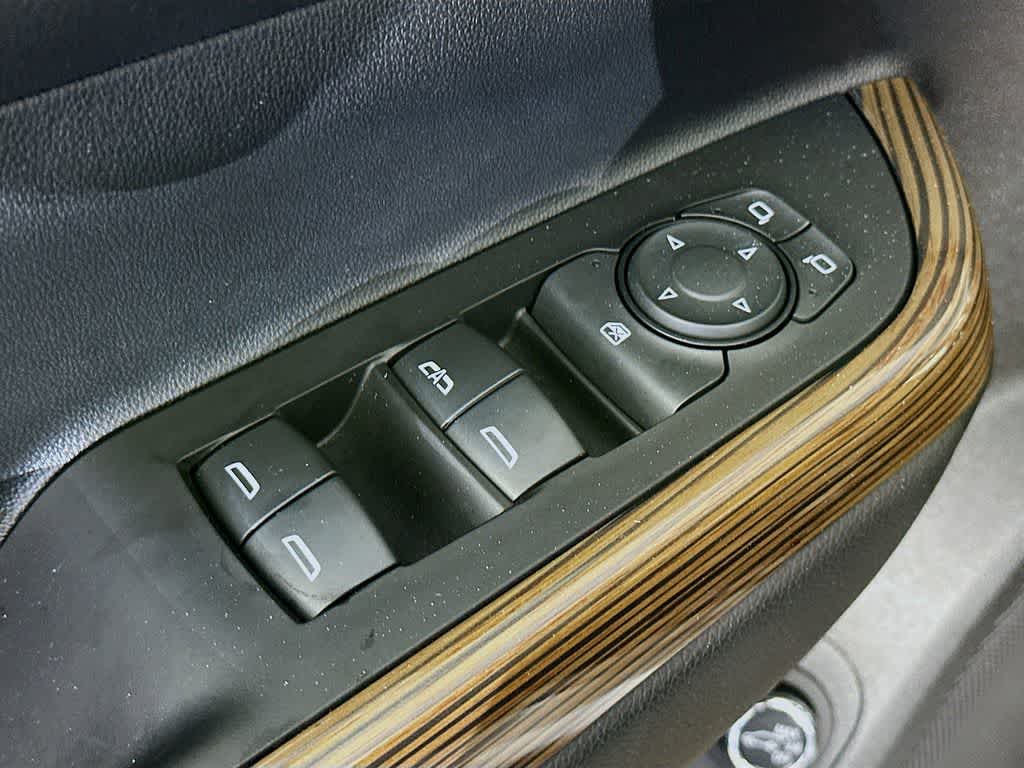 Thumbnail: 2023 GMC Acadia - 28