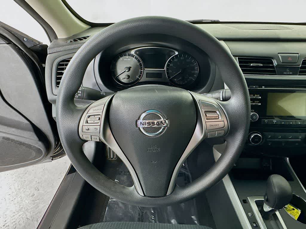 Thumbnail: 2015 Nissan Altima - 15