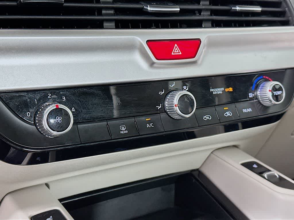 Thumbnail: 2021 Kia Telluride - 17