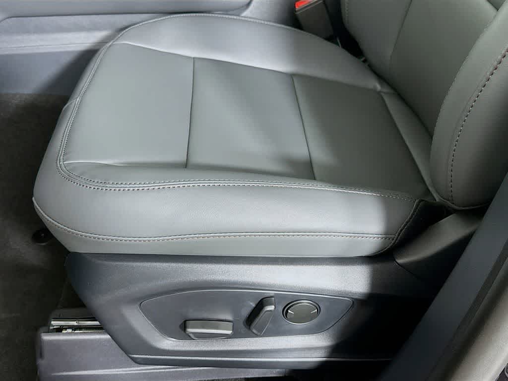 Thumbnail: 2026 Ford Explorer - 30