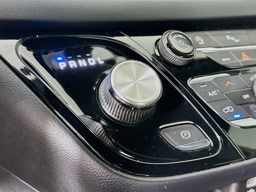 Thumbnail: 2019 Chrysler Pacifica - 19