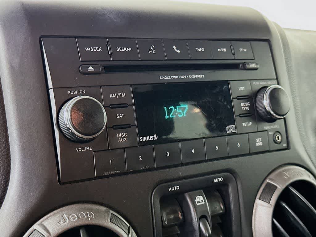 Thumbnail: 2017 Jeep Wrangler - 16