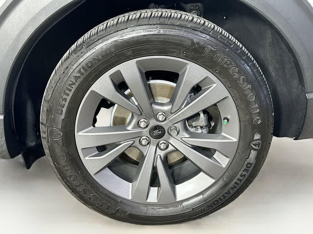 Thumbnail: 2021 Ford Explorer - 8