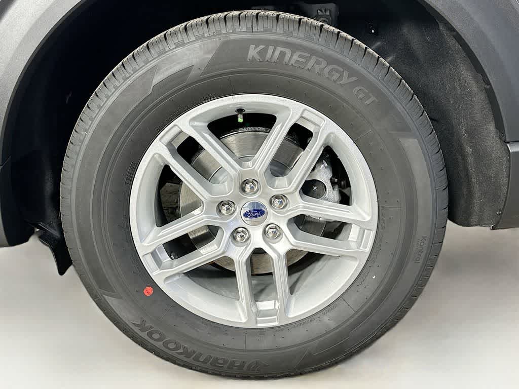 Thumbnail: 2026 Ford Explorer - 8