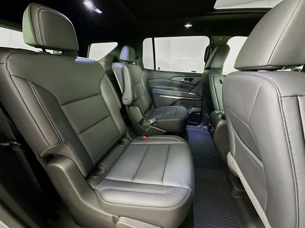 Thumbnail: 2025 Chevrolet Traverse - 35