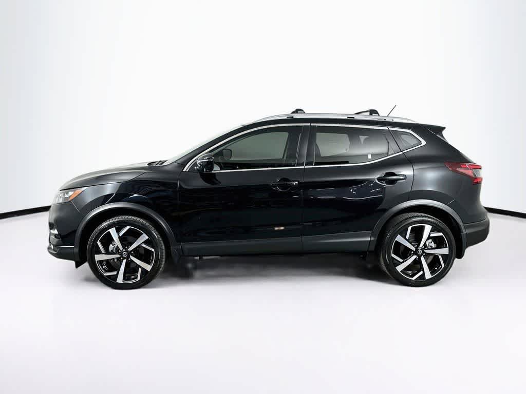 Thumbnail: 2022 Nissan Rogue Sport - 3